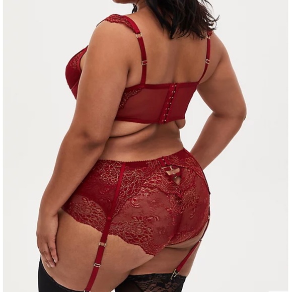 Torrid Women’s Plus Size Red Mesh Lace Bralette & Garter Set Size 1X - Picture 3 of 16